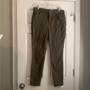 Gloria Vanderbilt Amanda Pant size 10